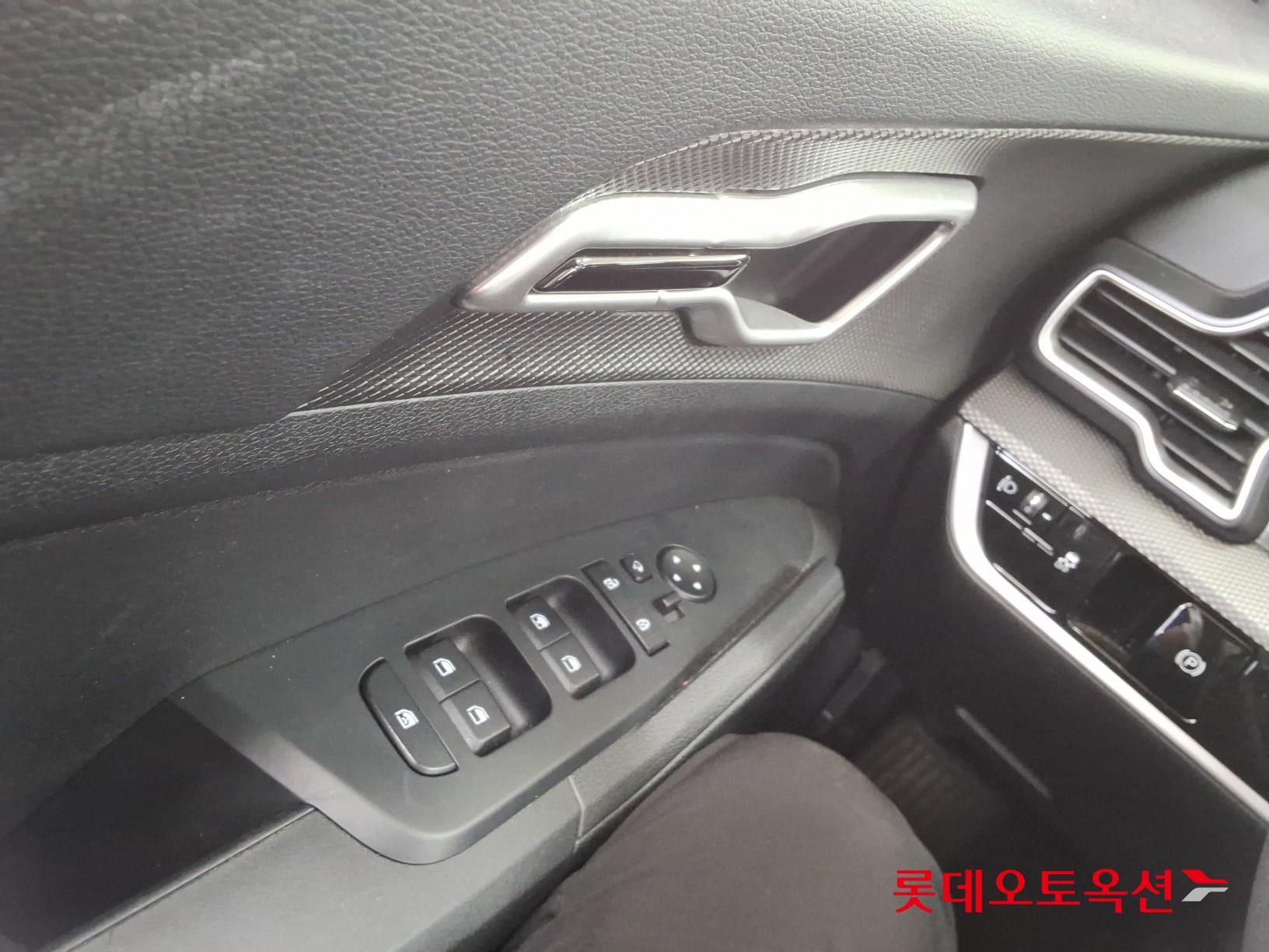 2022 - kia sportage