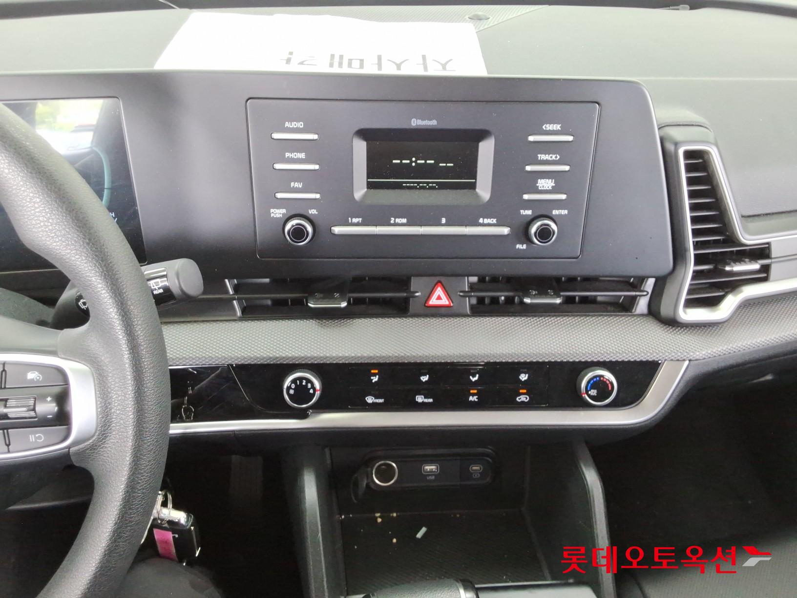 2022 - kia sportage