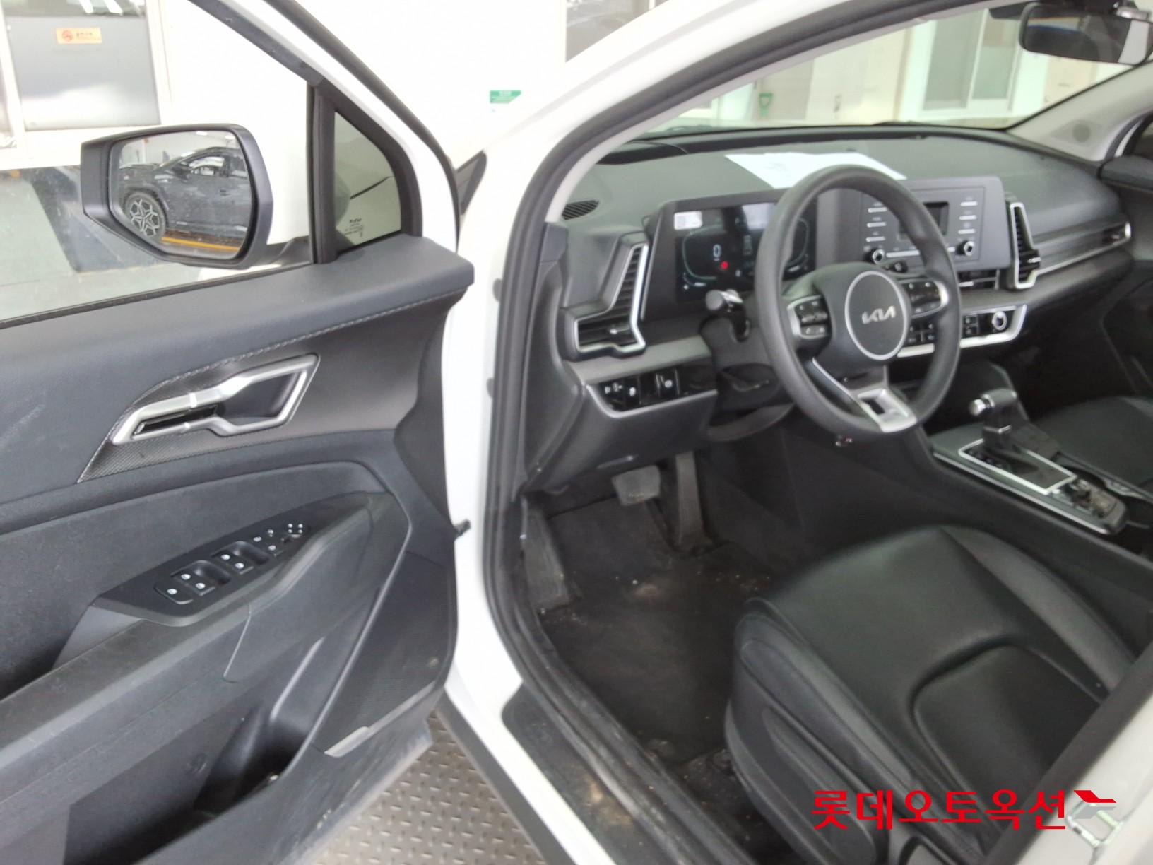 2022 - kia sportage