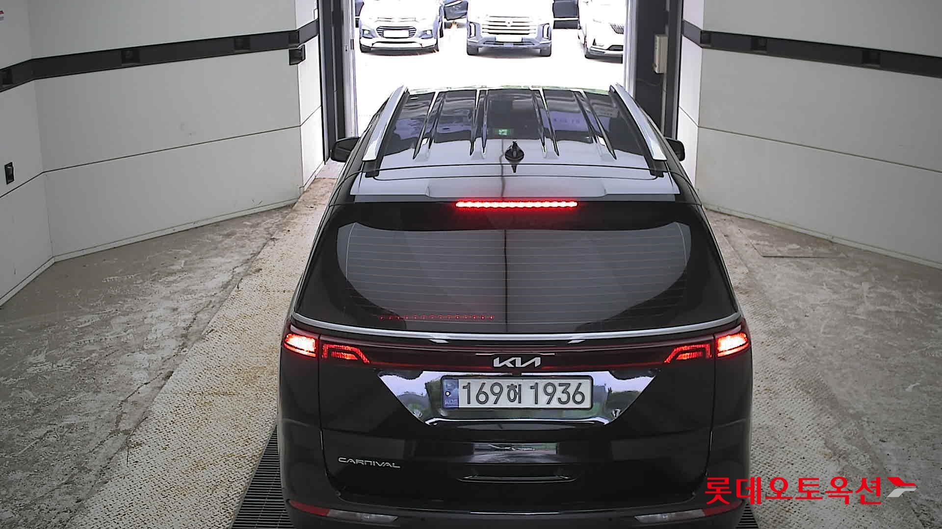 2022 - kia carnival
