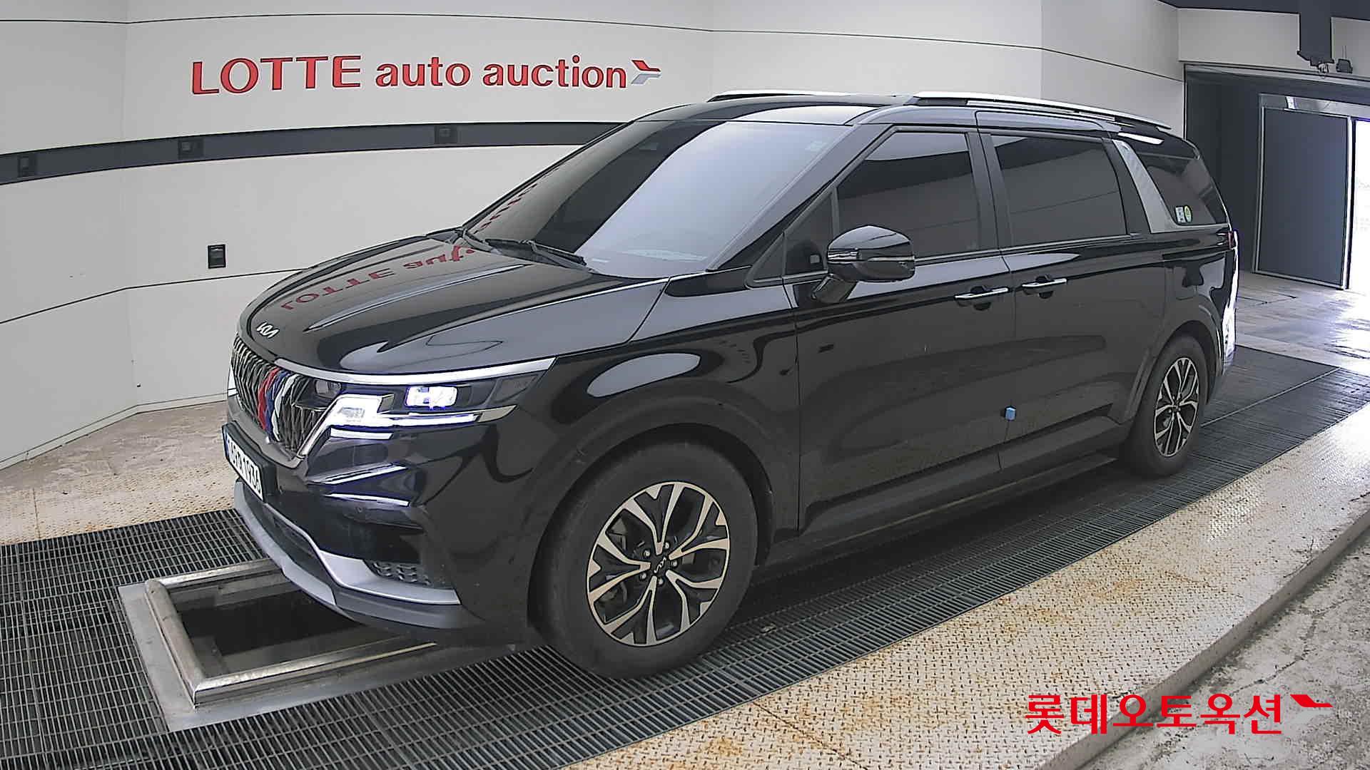 2022 - kia carnival