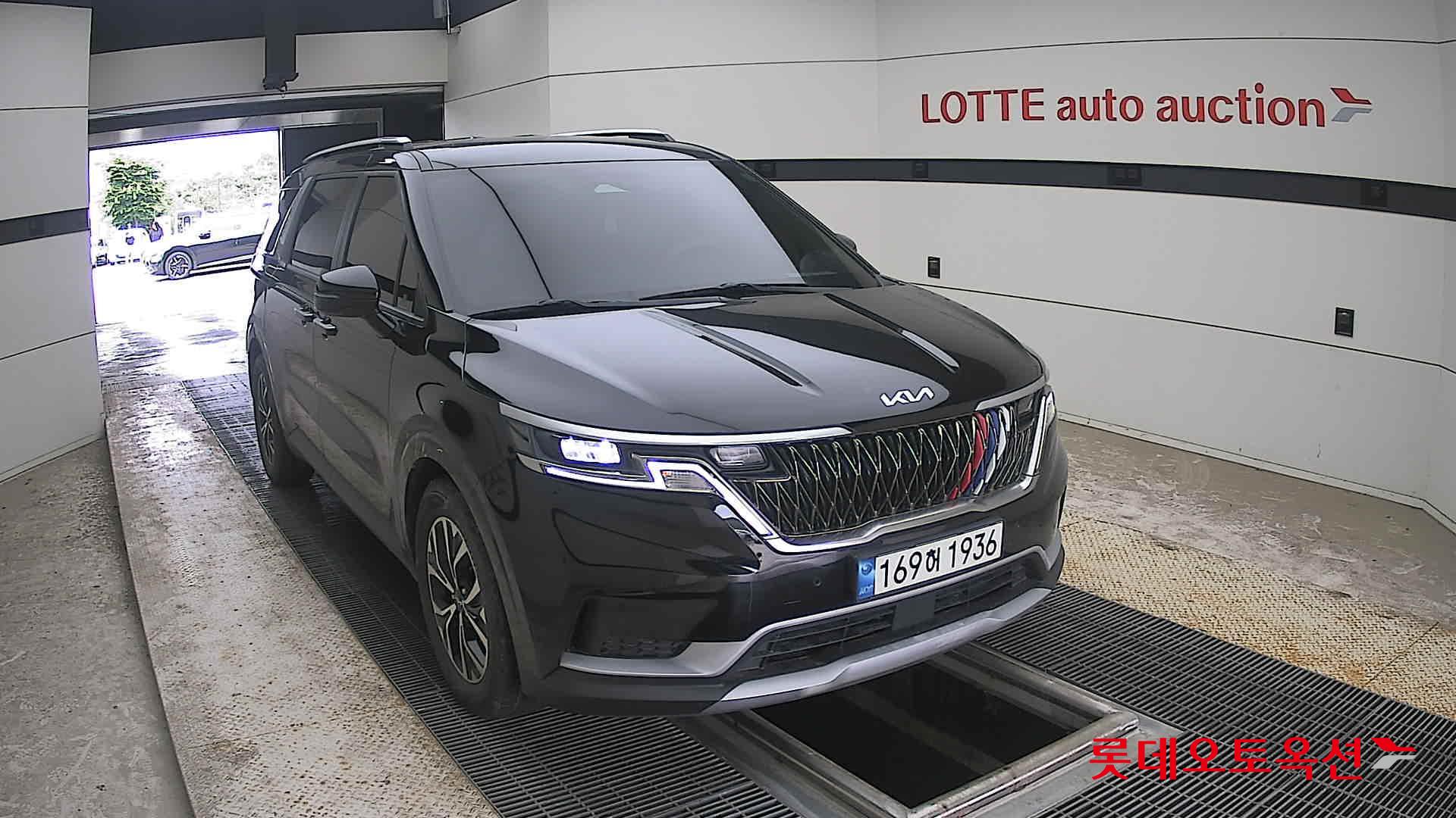 2022 - kia carnival