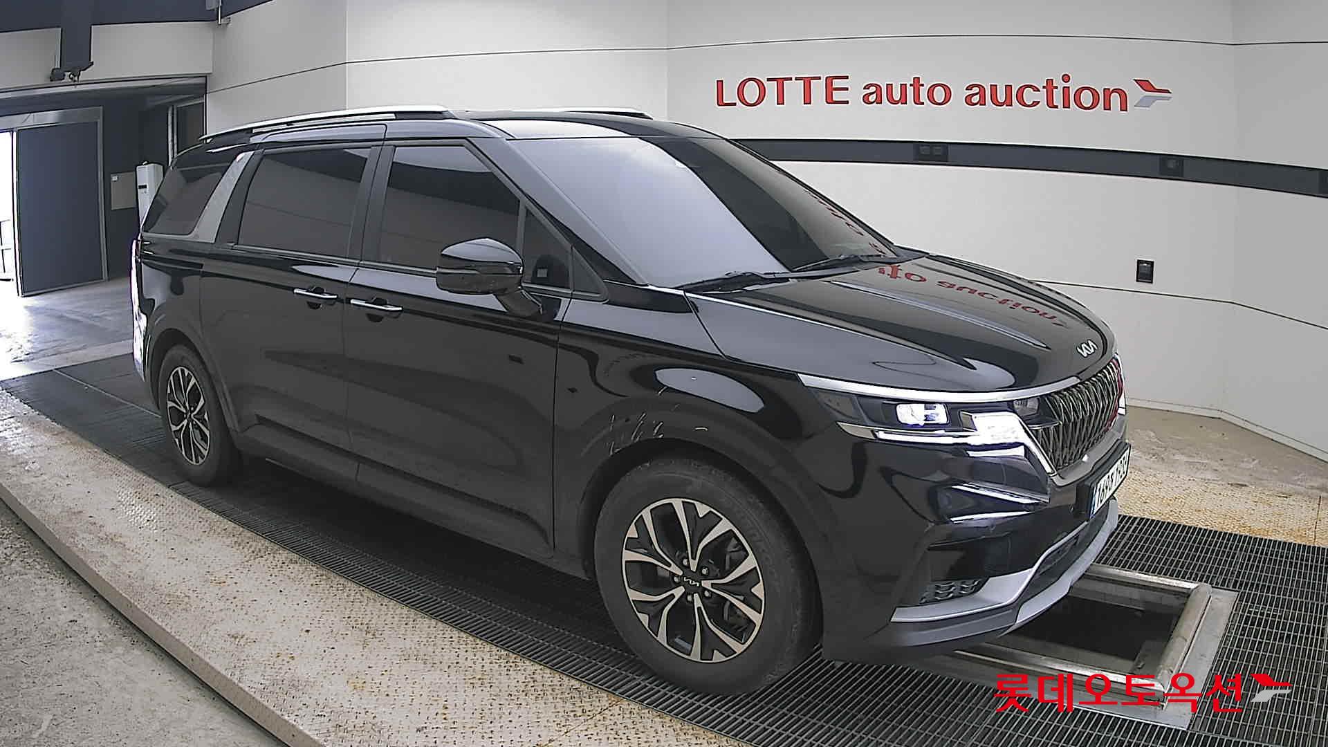 2022 - kia carnival