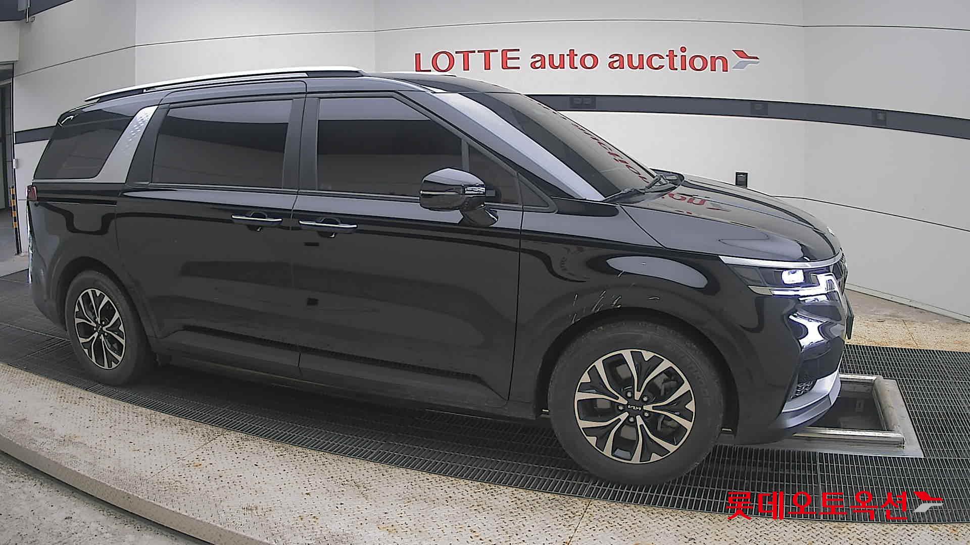 2022 - kia carnival