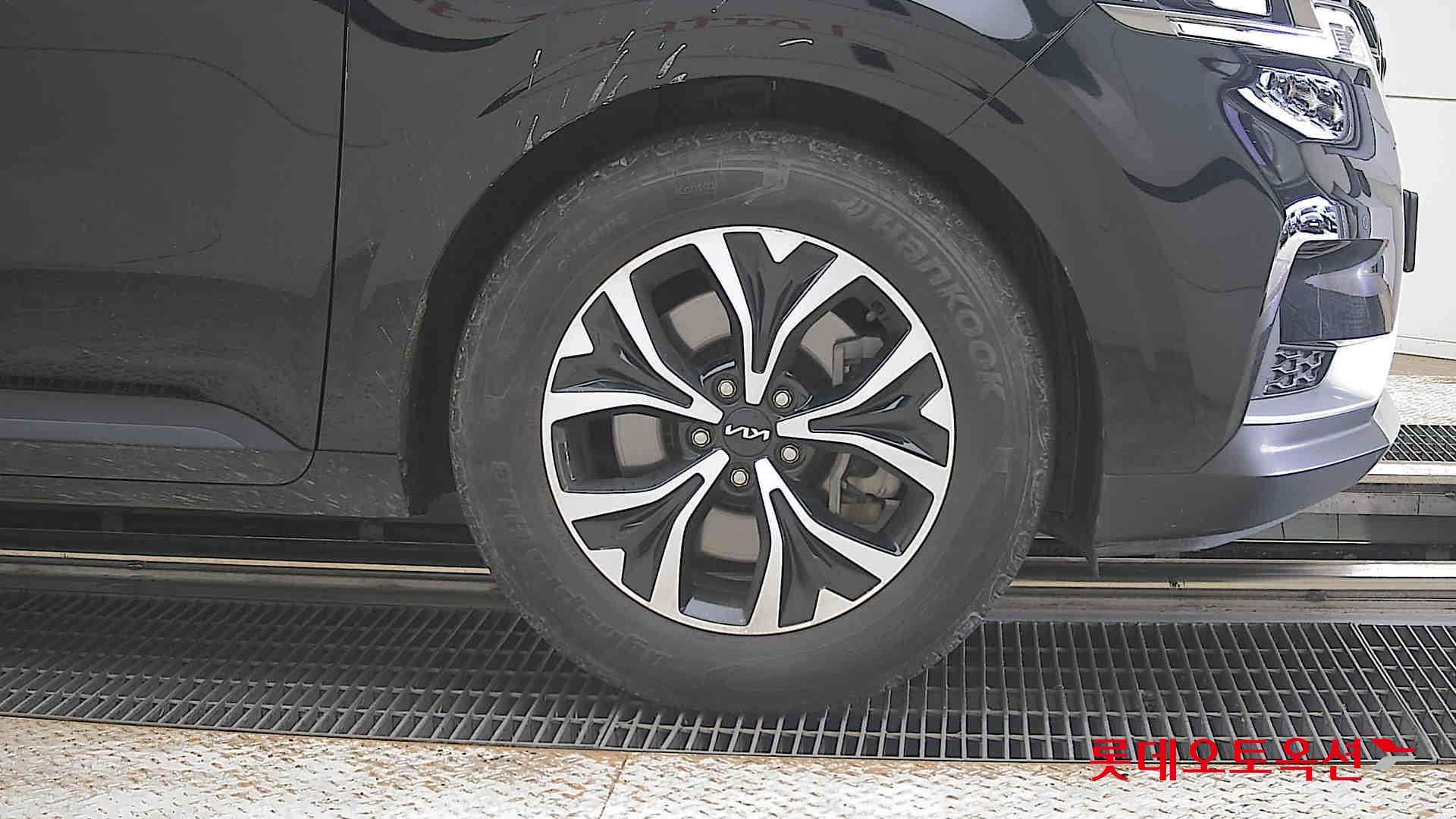 2022 - kia carnival