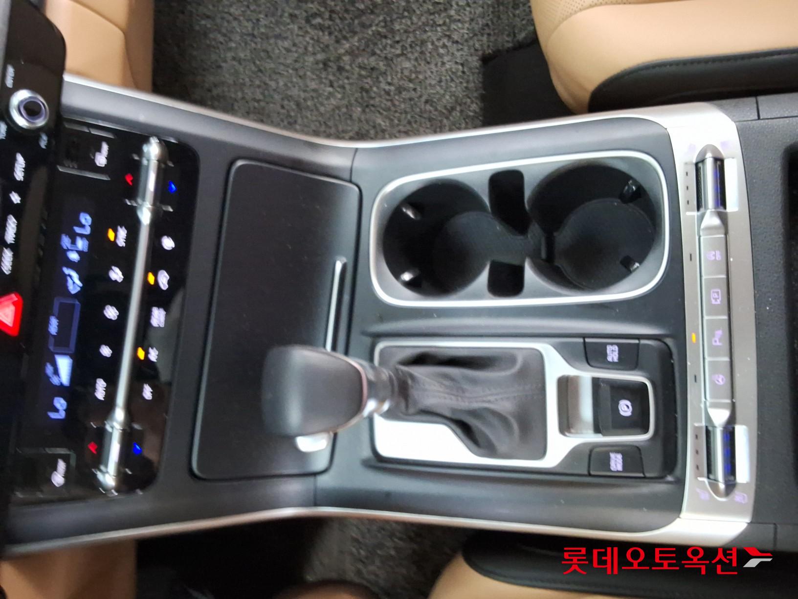 2022 - kia carnival