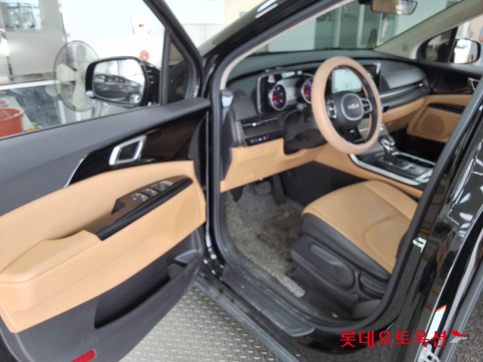 2022 - kia carnival