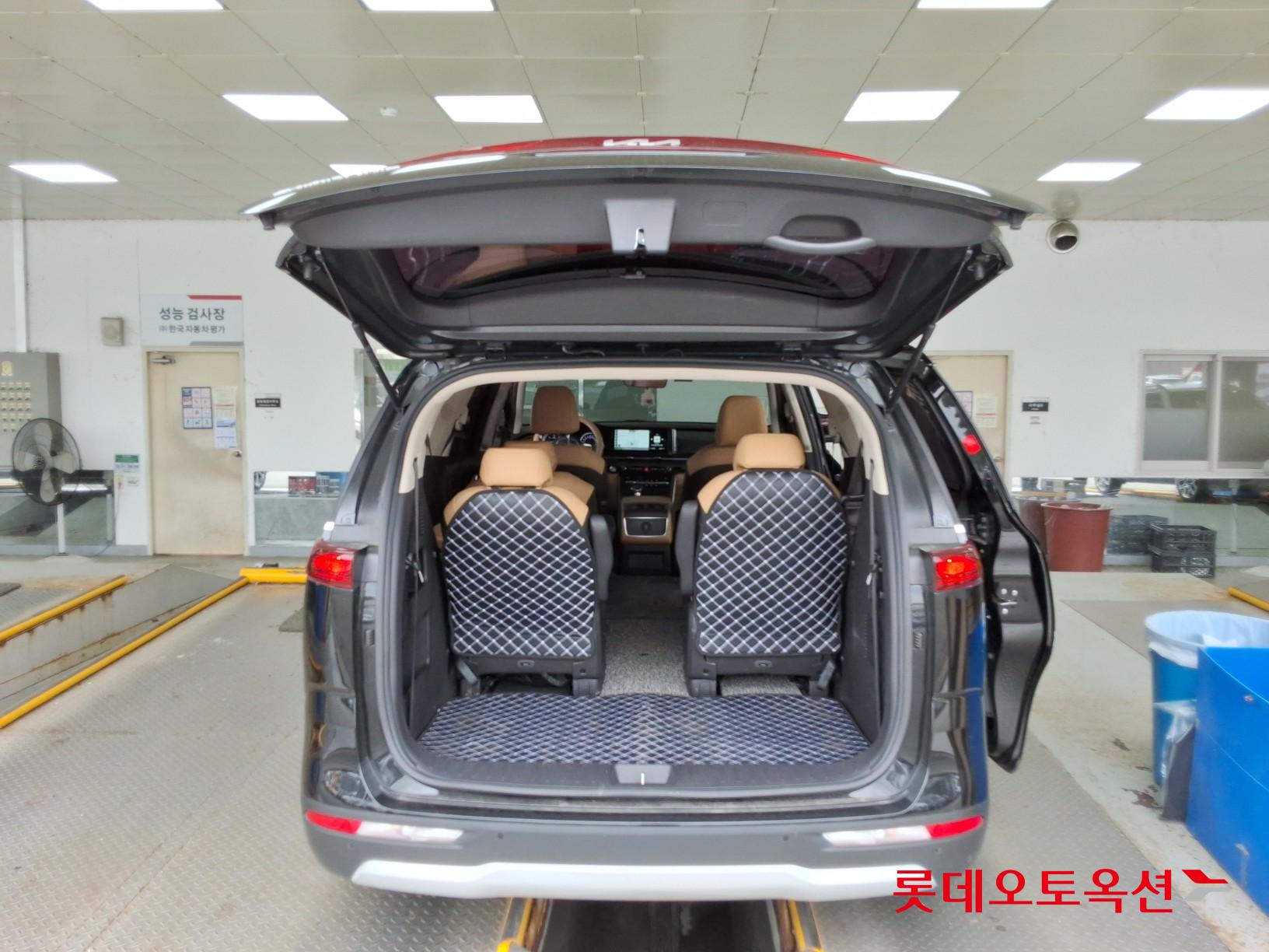 2022 - kia carnival