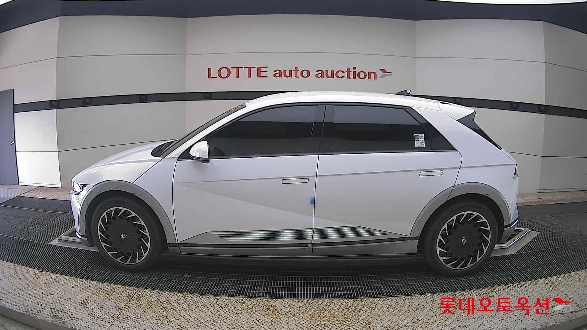 2022 - hyundai ioniq
