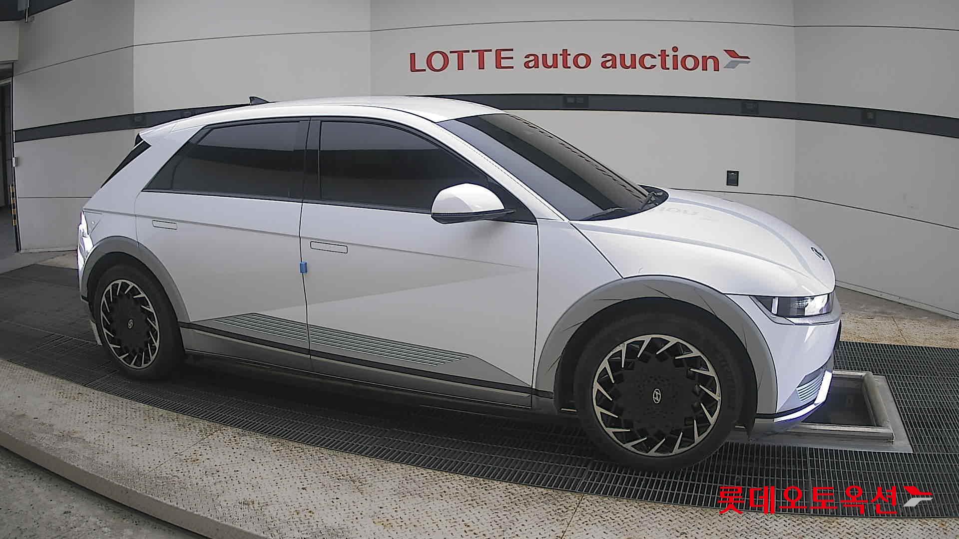2022 - hyundai ioniq