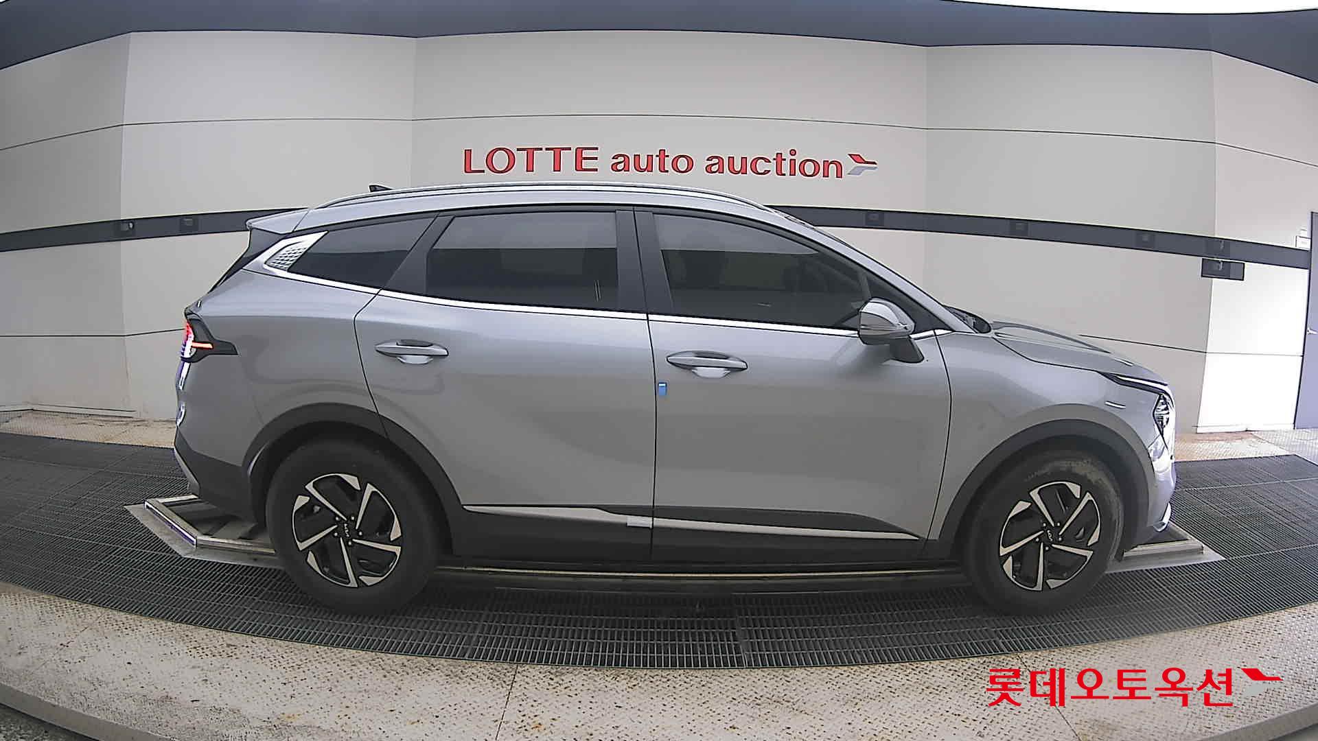 2023 - kia sportage
