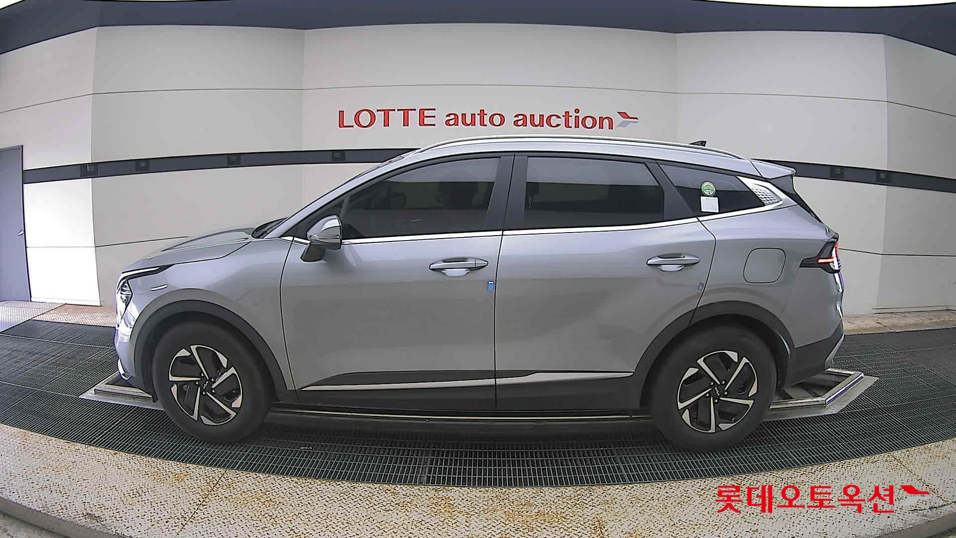 2023 - kia sportage
