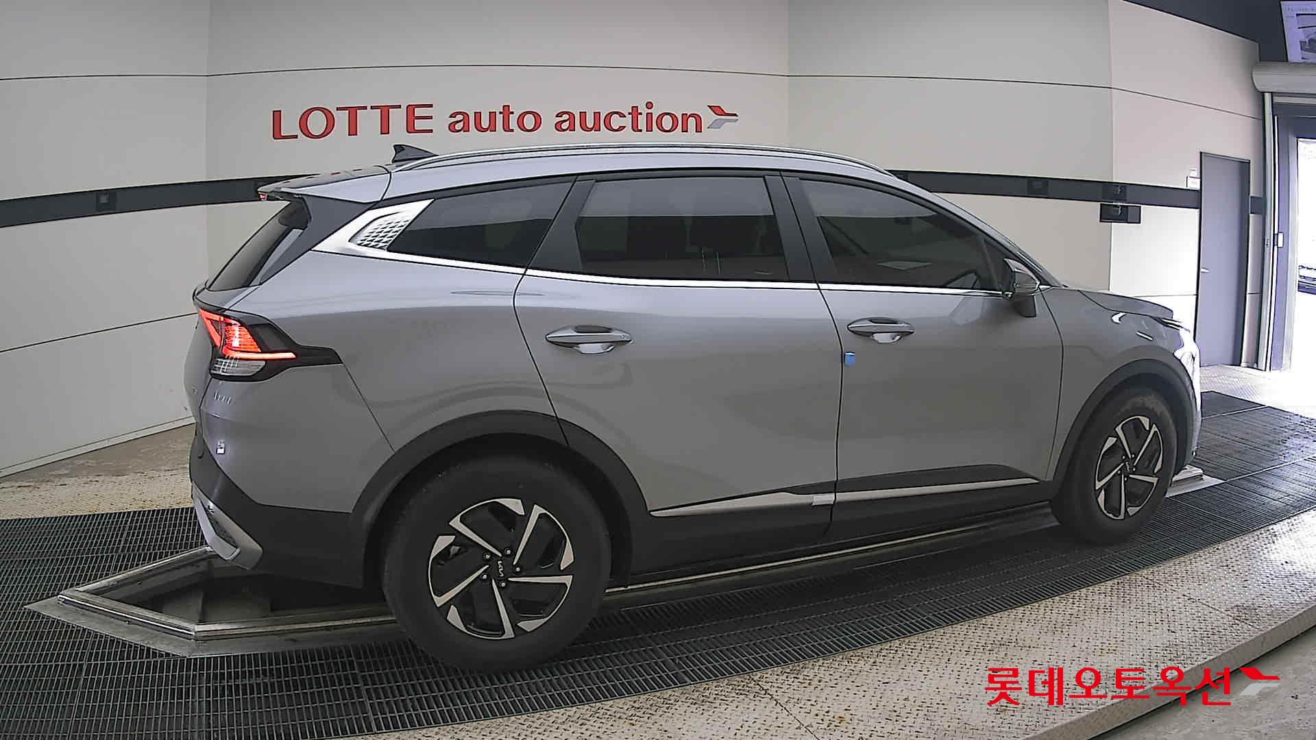 2023 - kia sportage