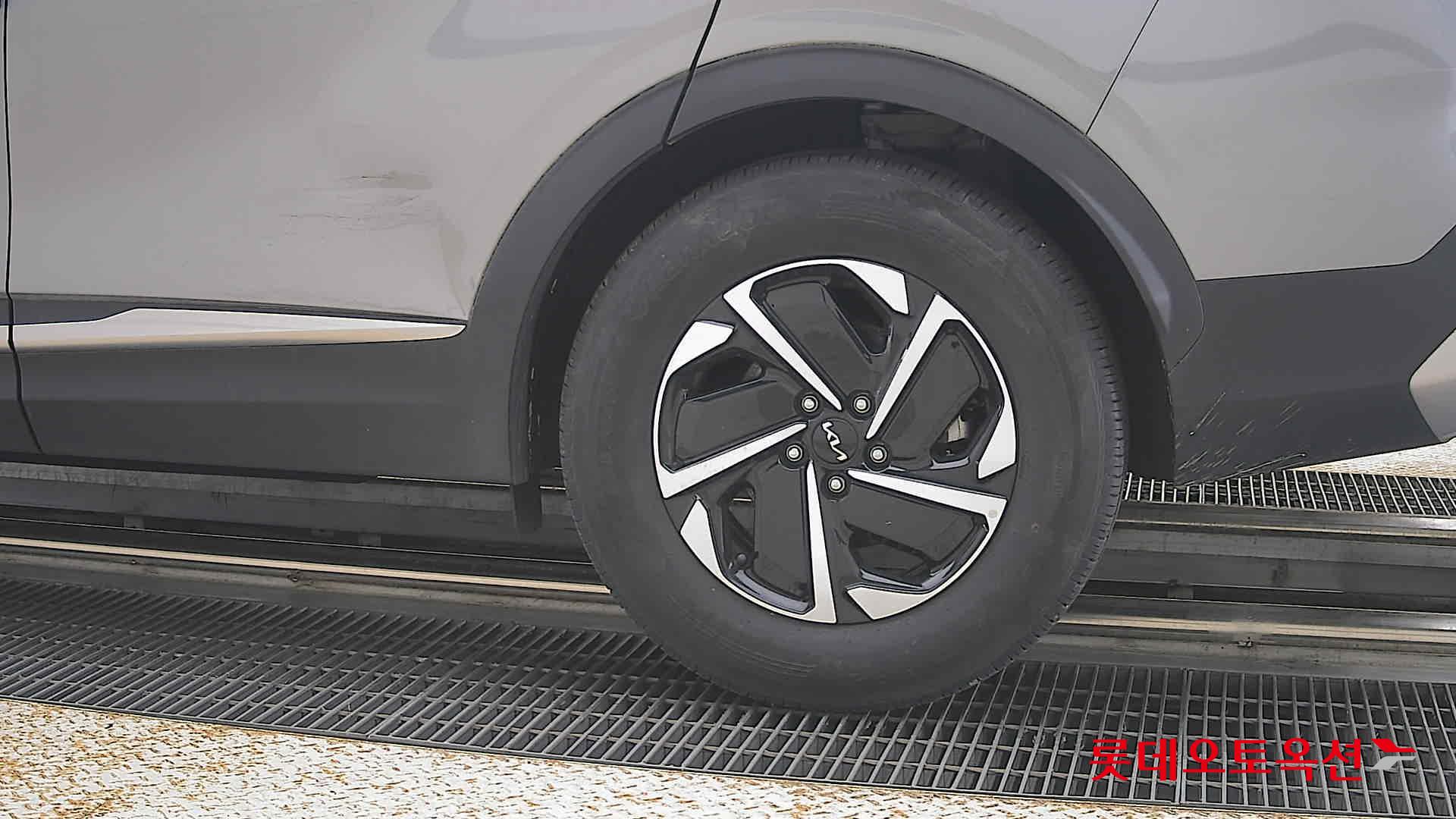 2023 - kia sportage