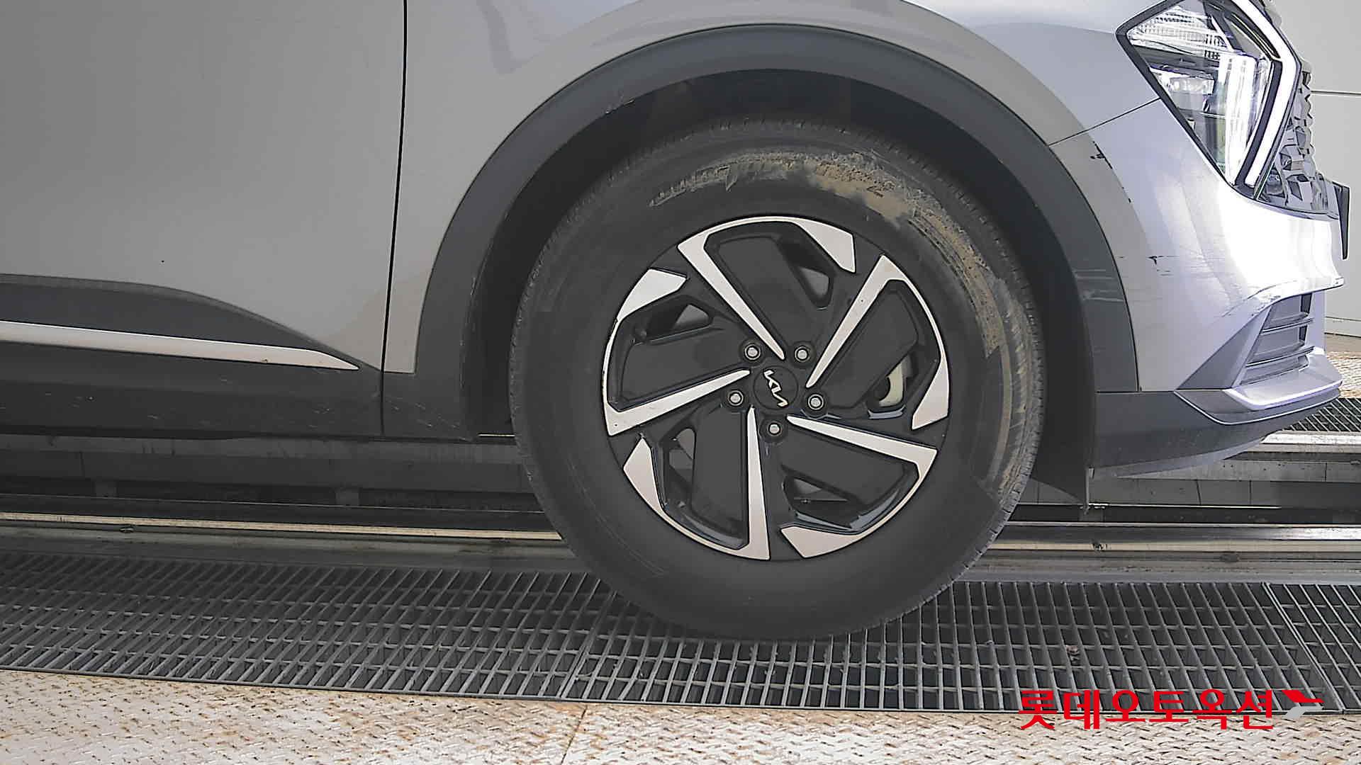 2023 - kia sportage
