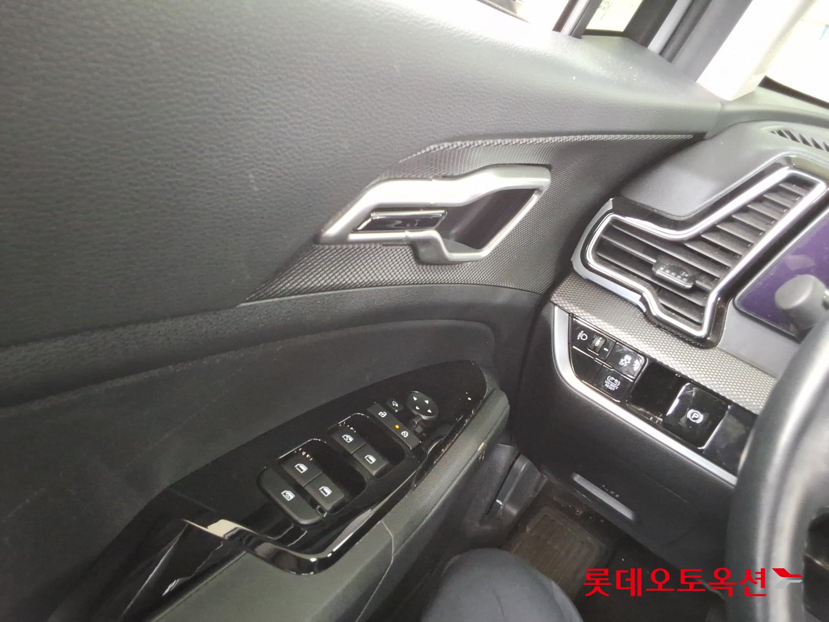 2023 - kia sportage