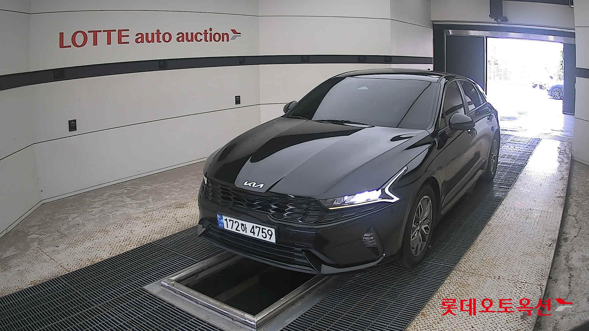 2022 - kia k5