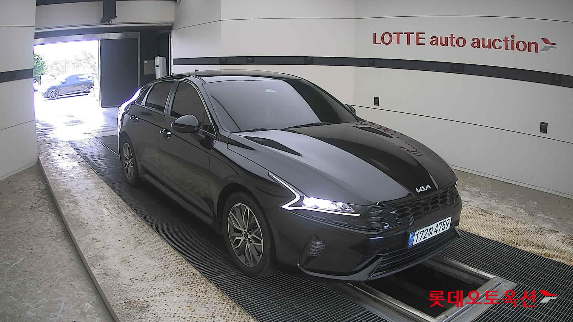 2022 - kia k5