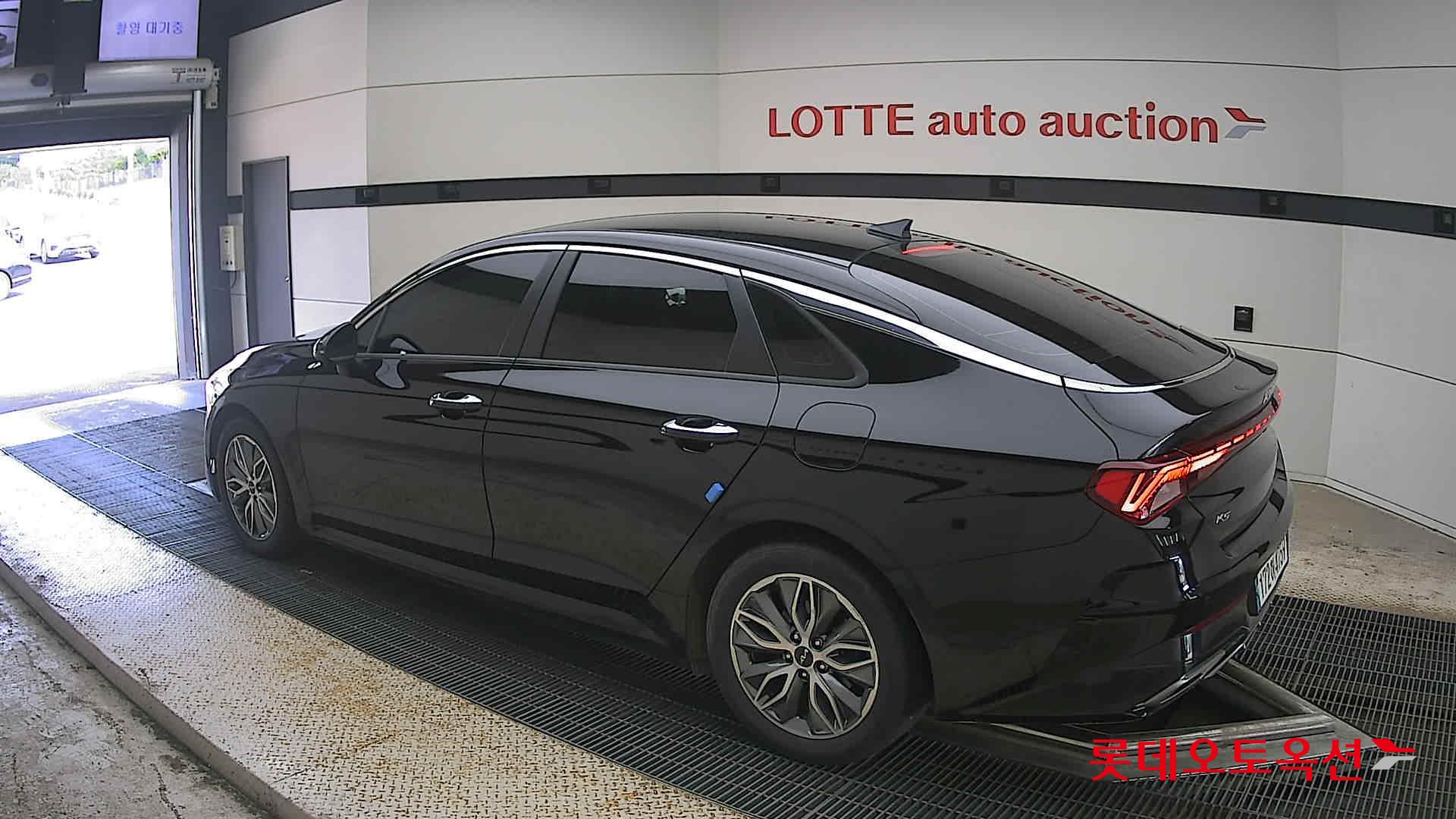 2022 - kia k5