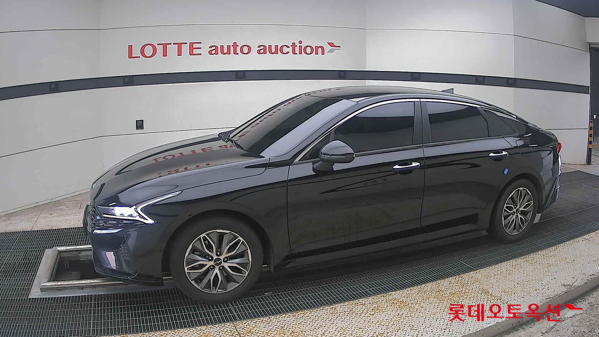 2022 - kia k5