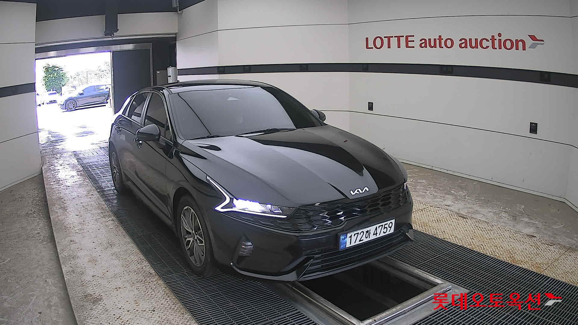 2022 - kia k5