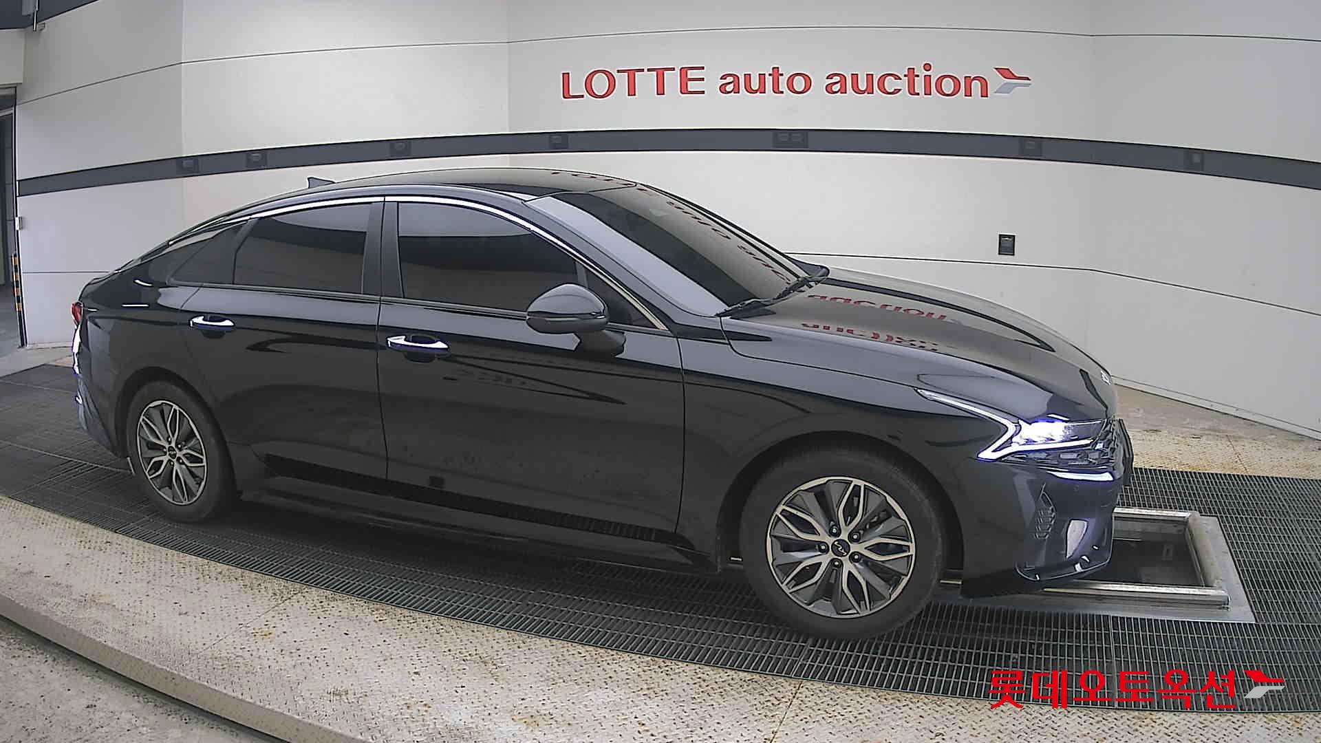 2022 - kia k5