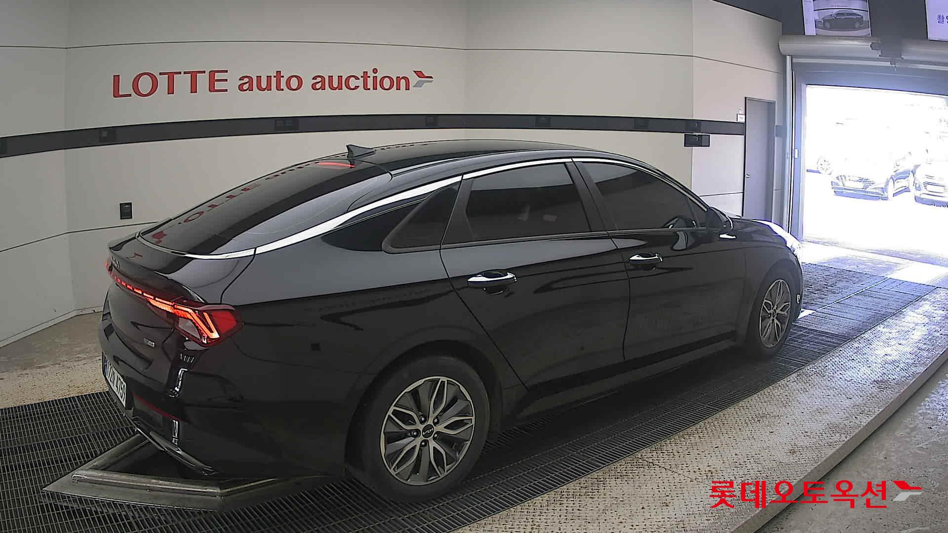 2022 - kia k5