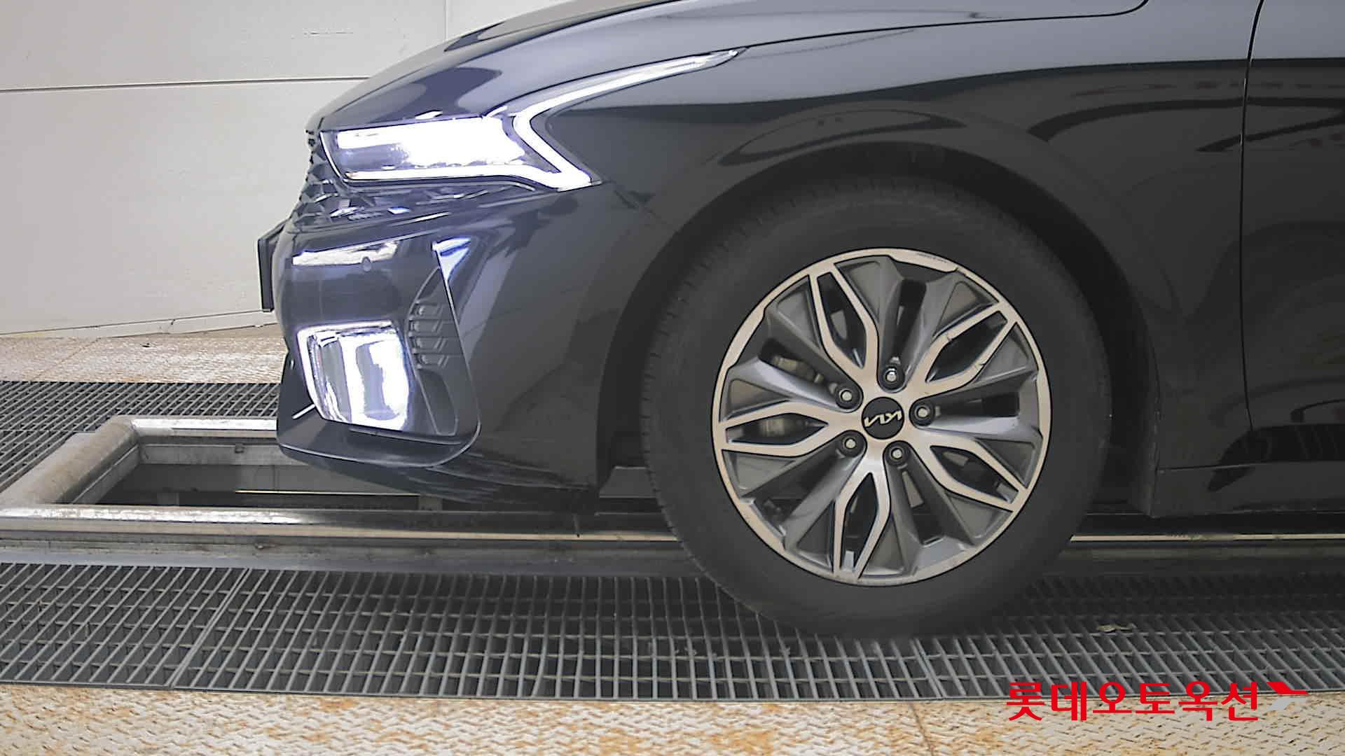 2022 - kia k5