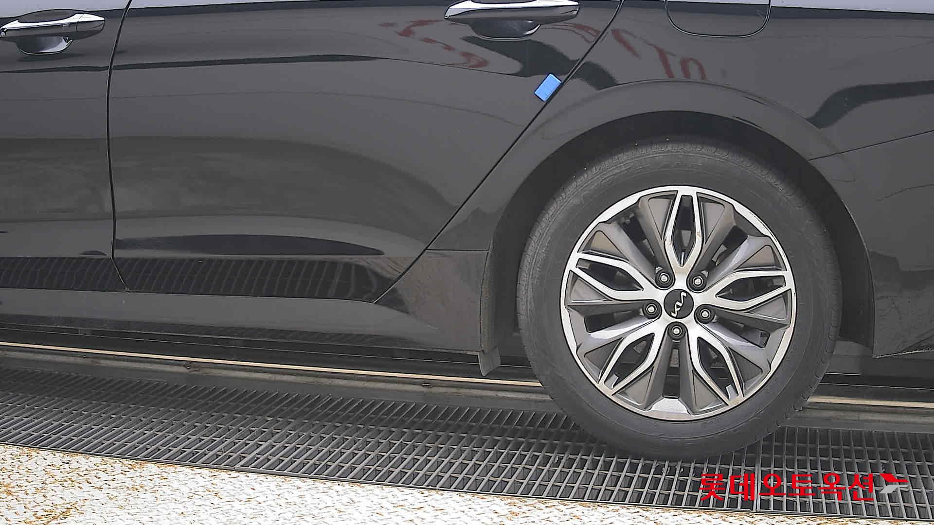 2022 - kia k5