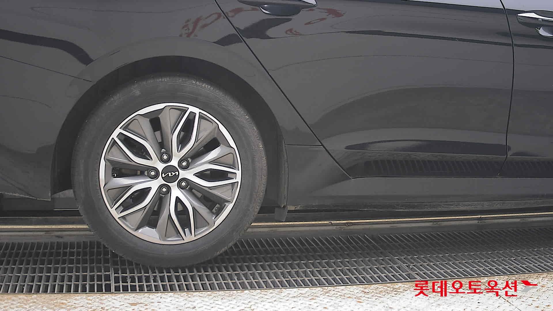 2022 - kia k5
