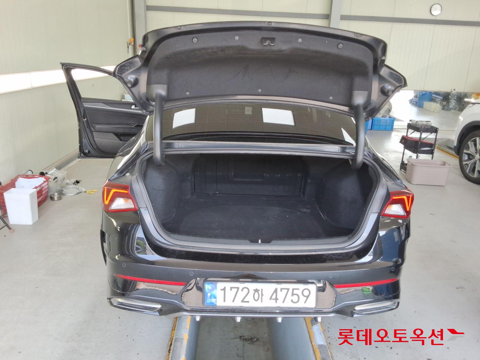 2022 - kia k5
