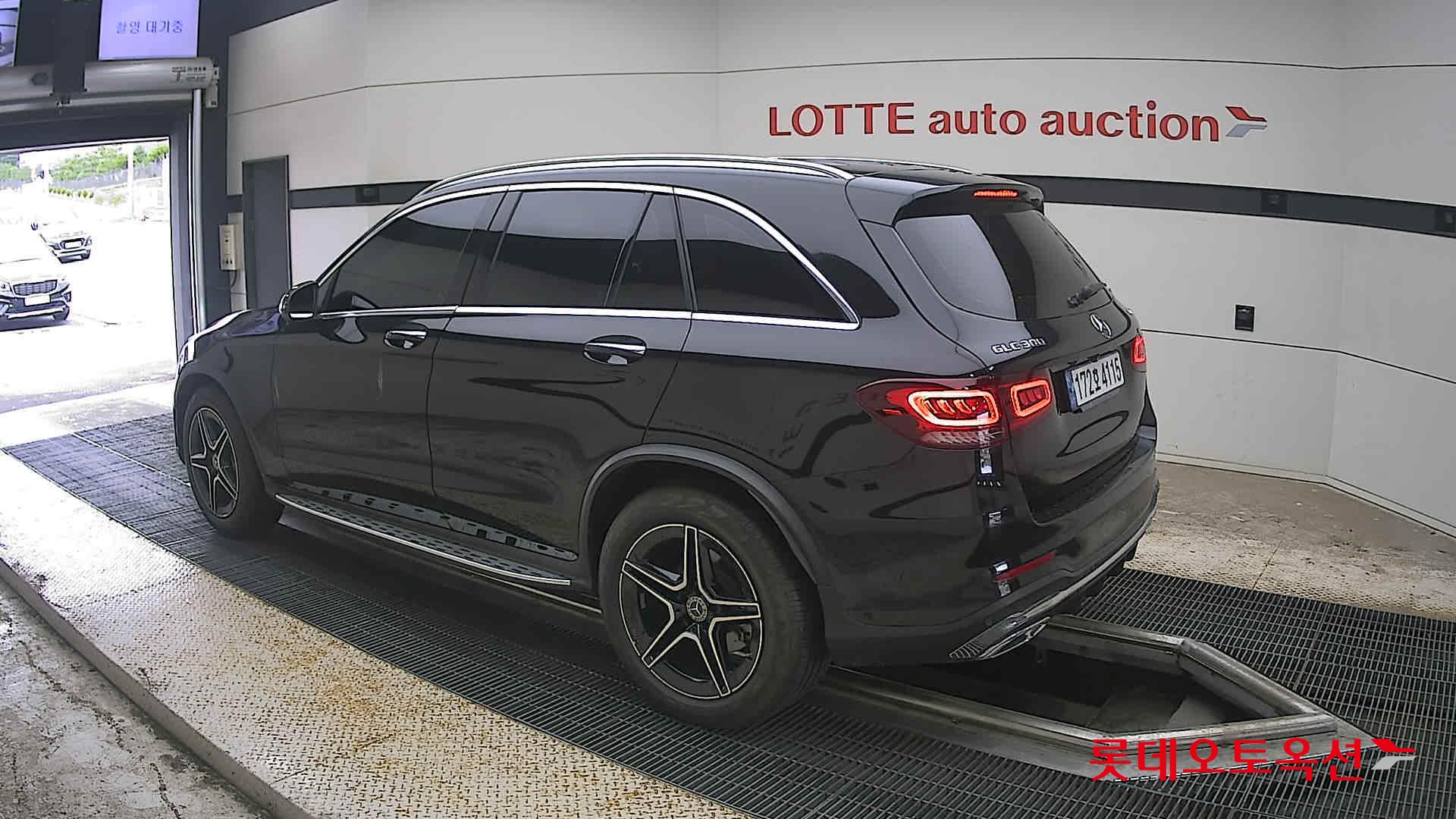 2022 - mercedes-benz glc300