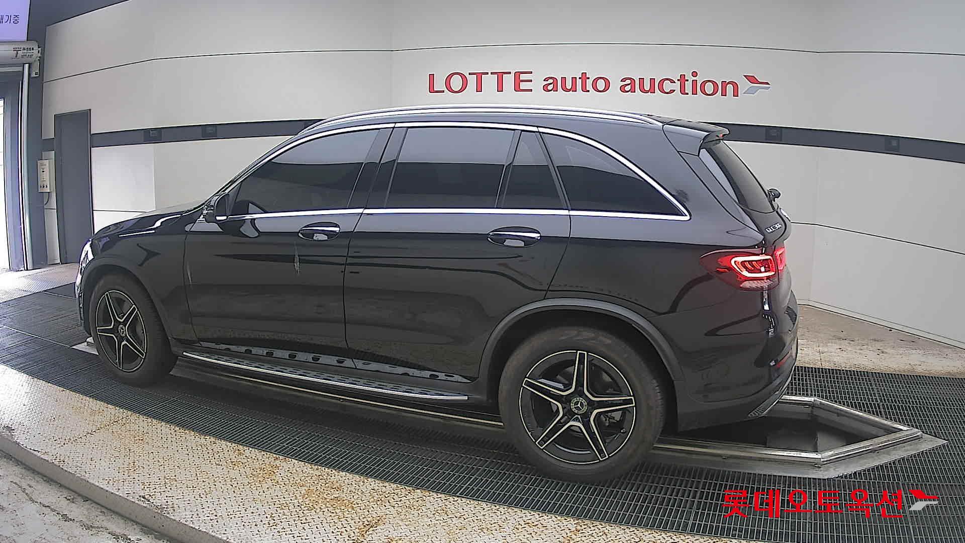 2022 - mercedes-benz glc300