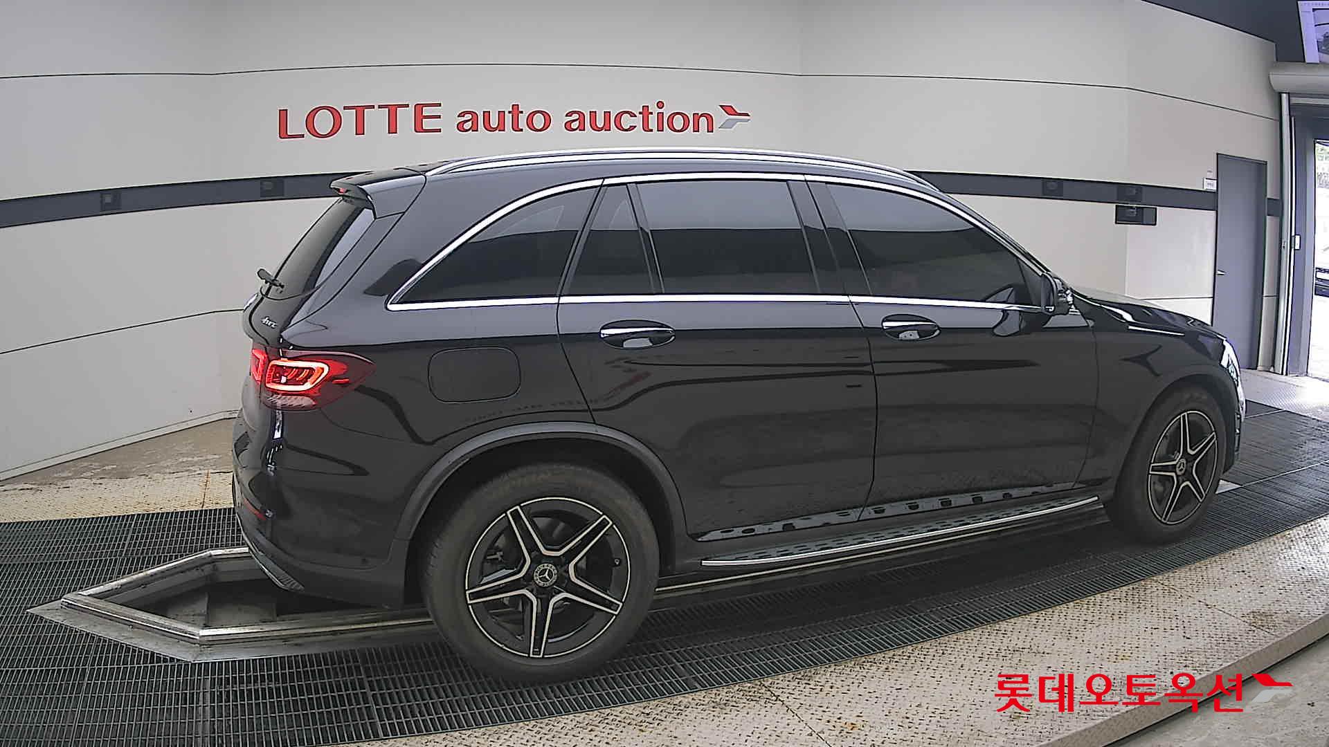 2022 - mercedes-benz glc300