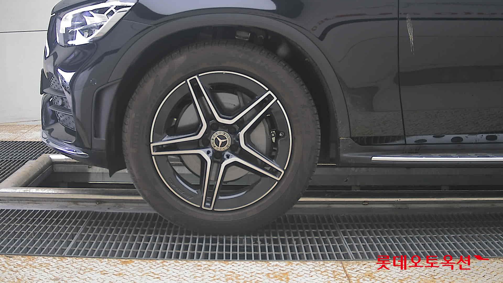 2022 - mercedes-benz glc300