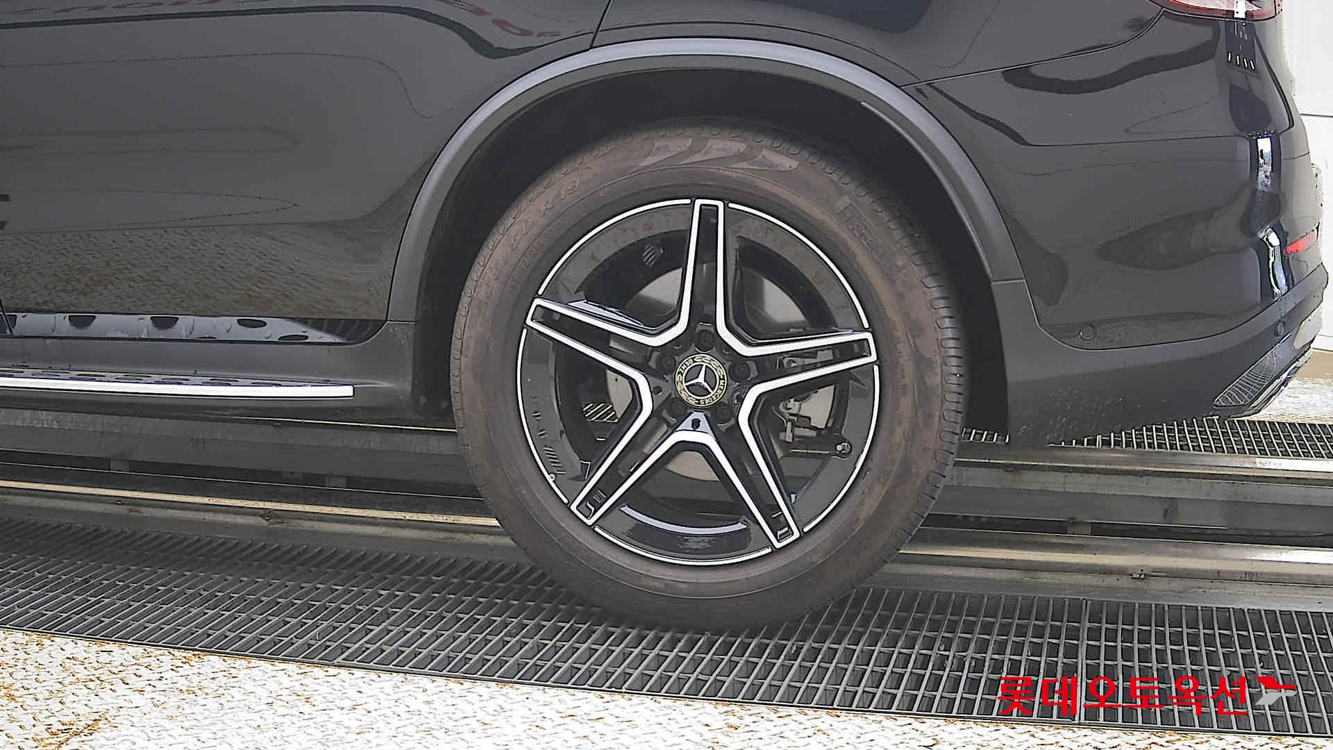 2022 - mercedes-benz glc300