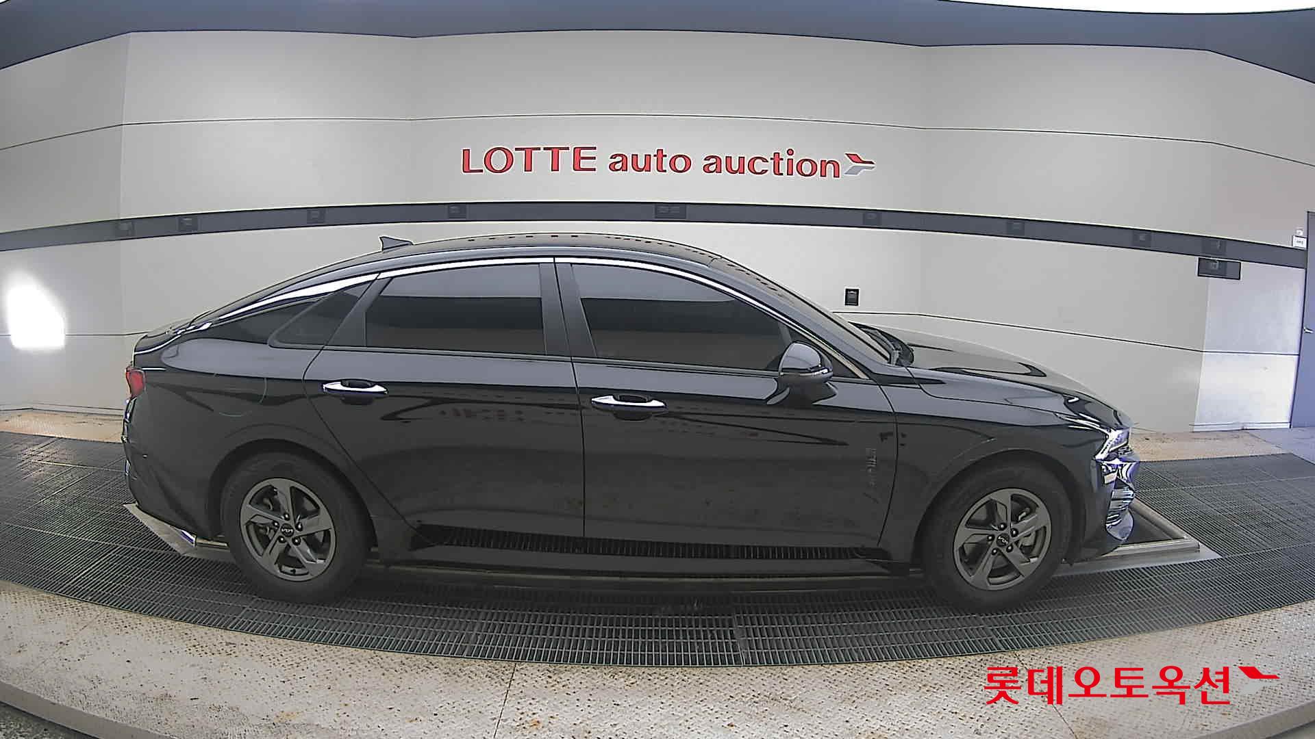 2022 - kia k5