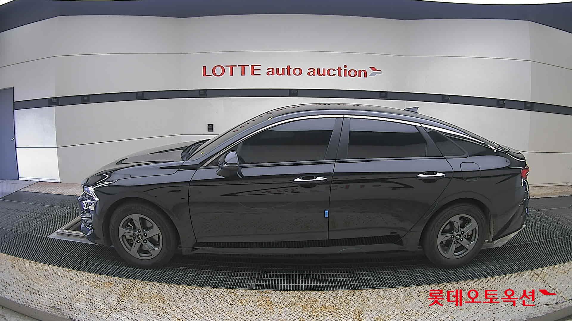 2022 - kia k5
