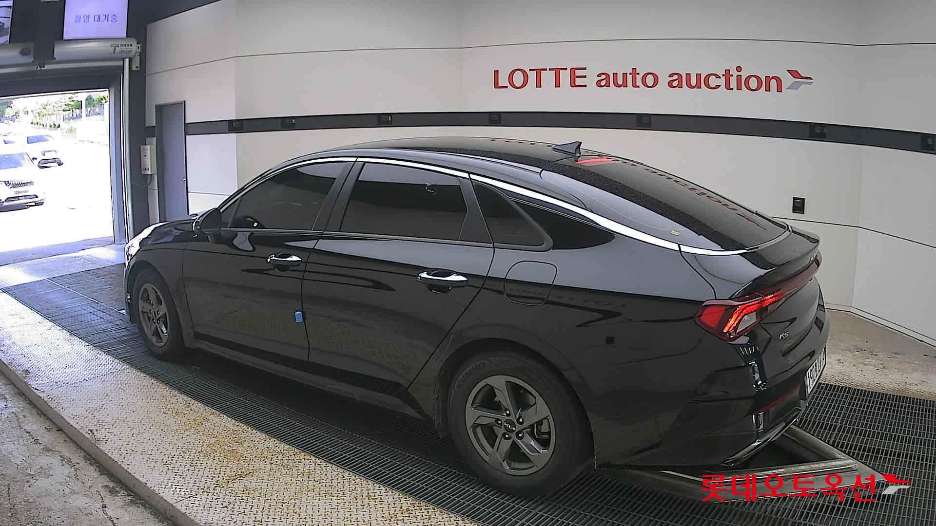 2022 - kia k5