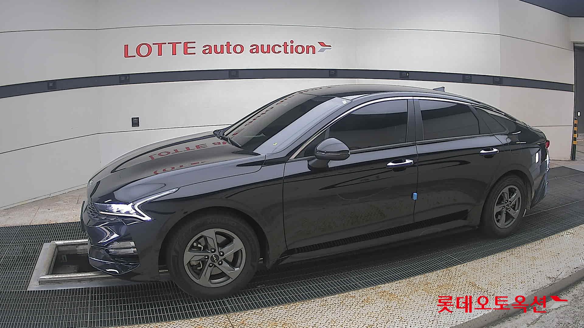 2022 - kia k5