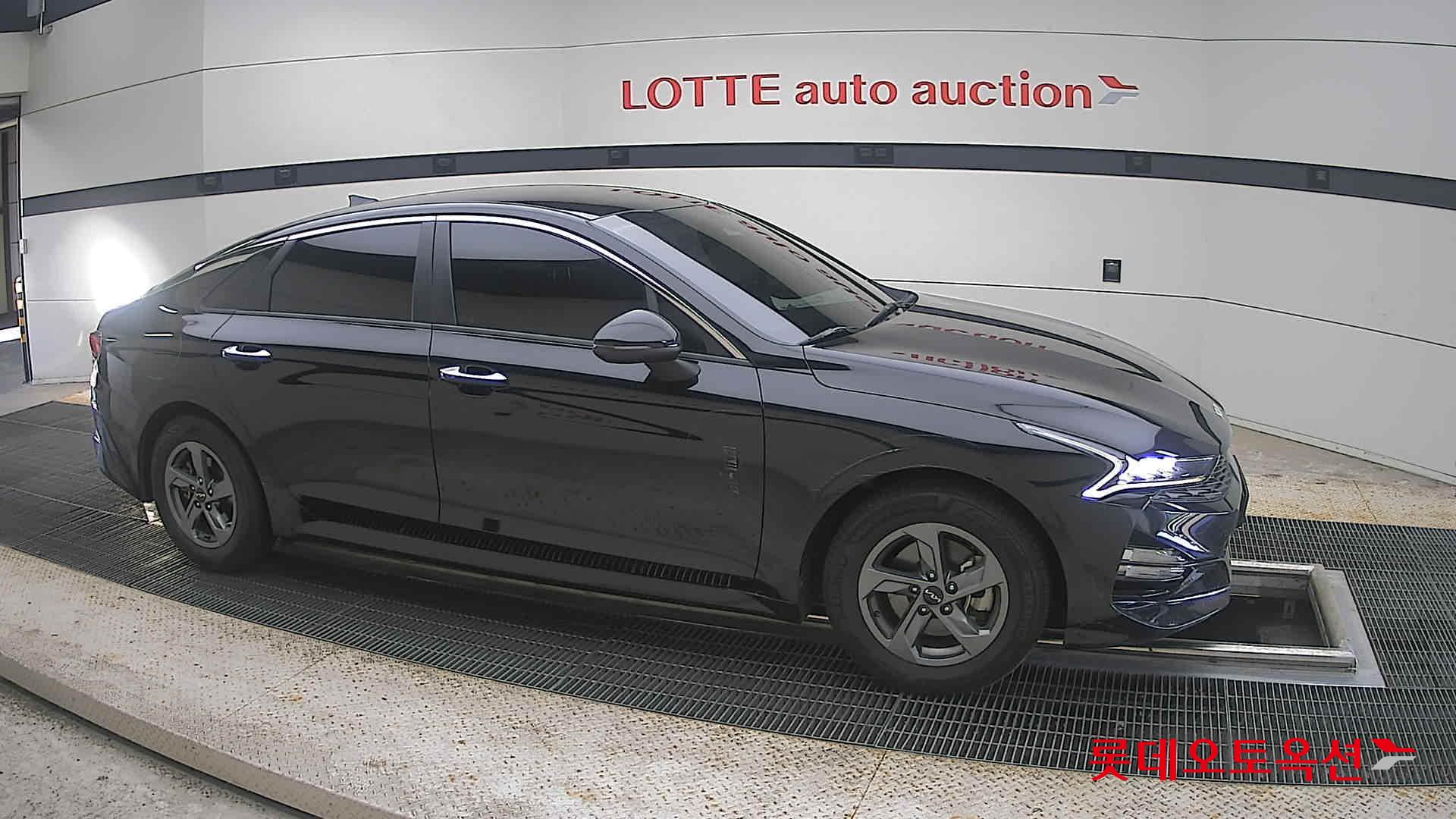 2022 - kia k5