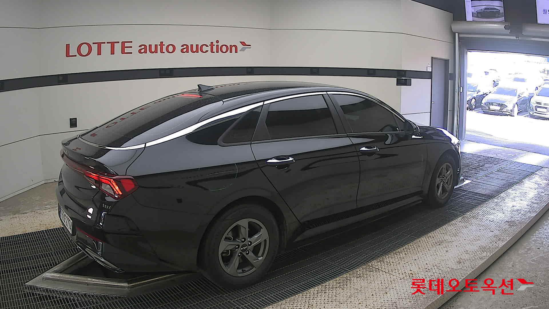 2022 - kia k5