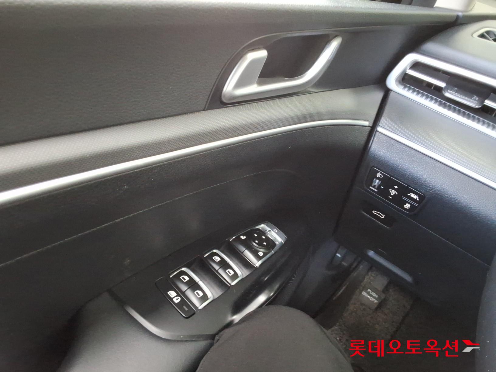 2022 - kia k5