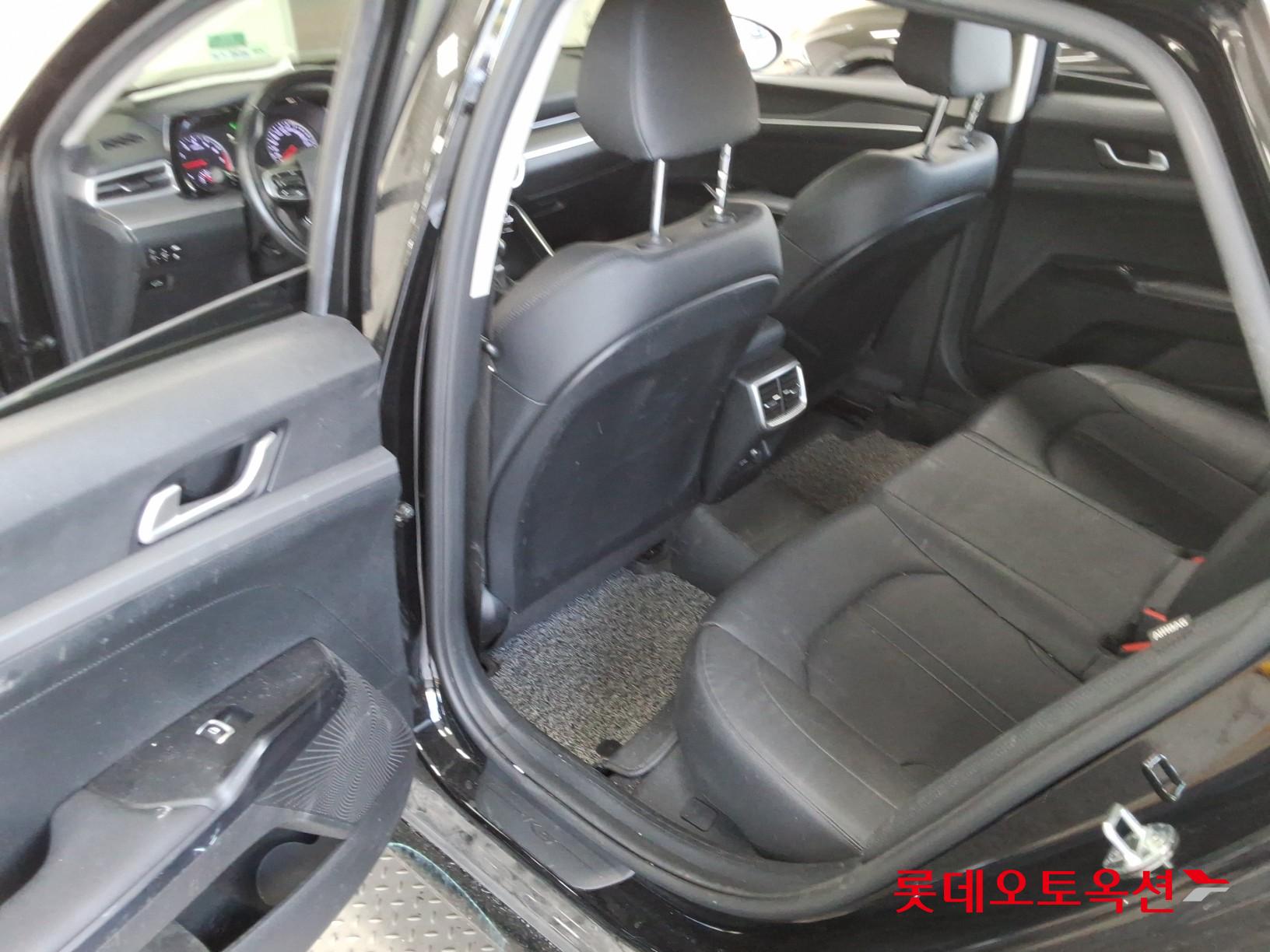 2022 - kia k5