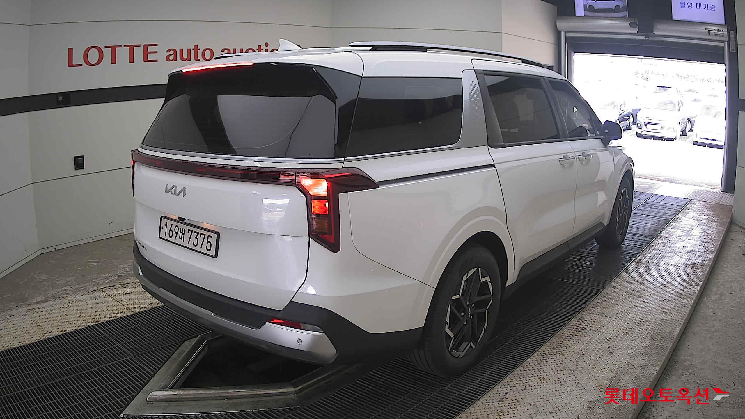 2024 - kia carnival