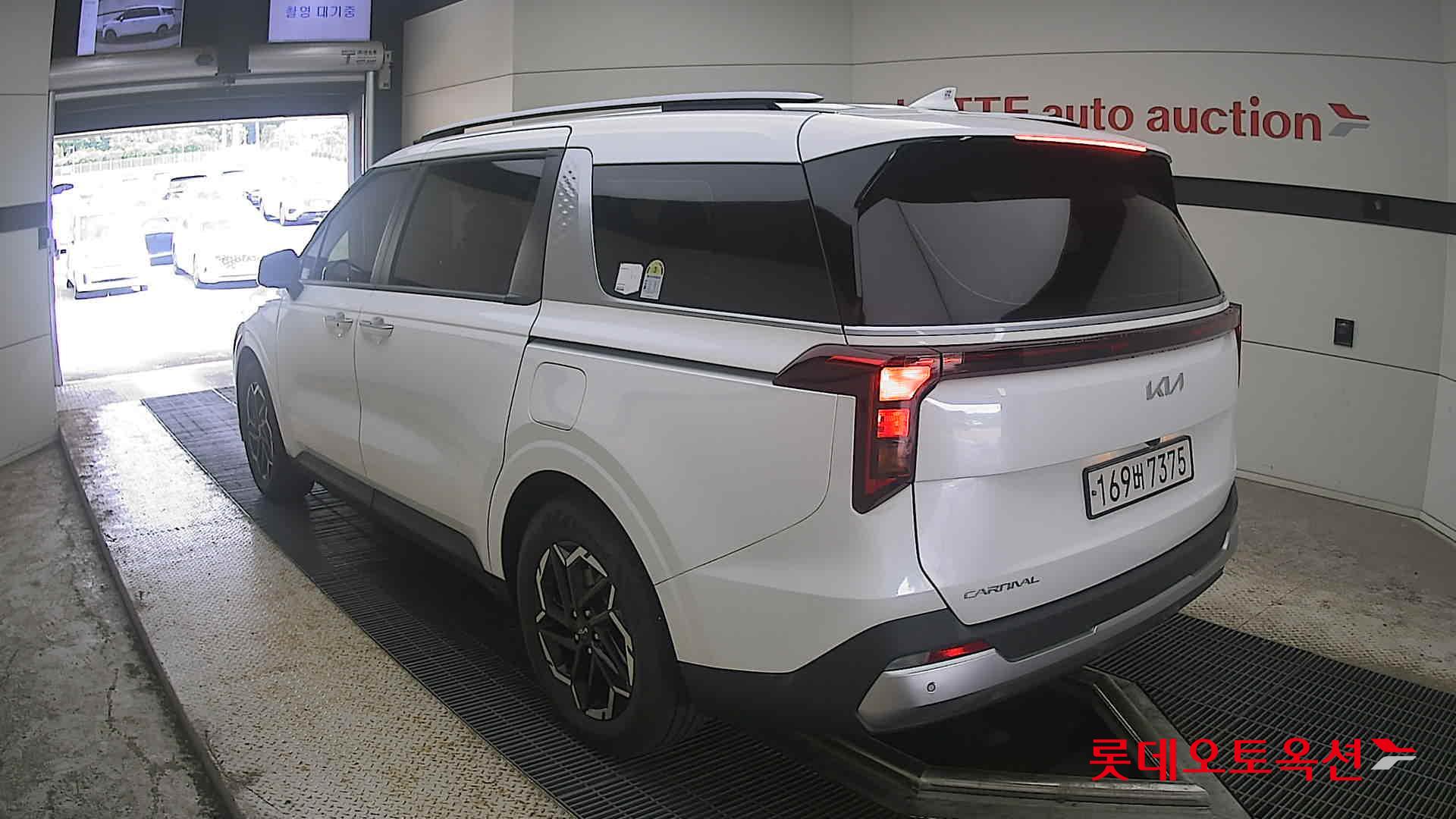 2024 - kia carnival