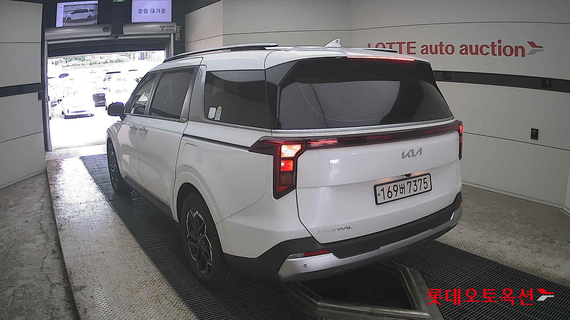 2024 - kia carnival
