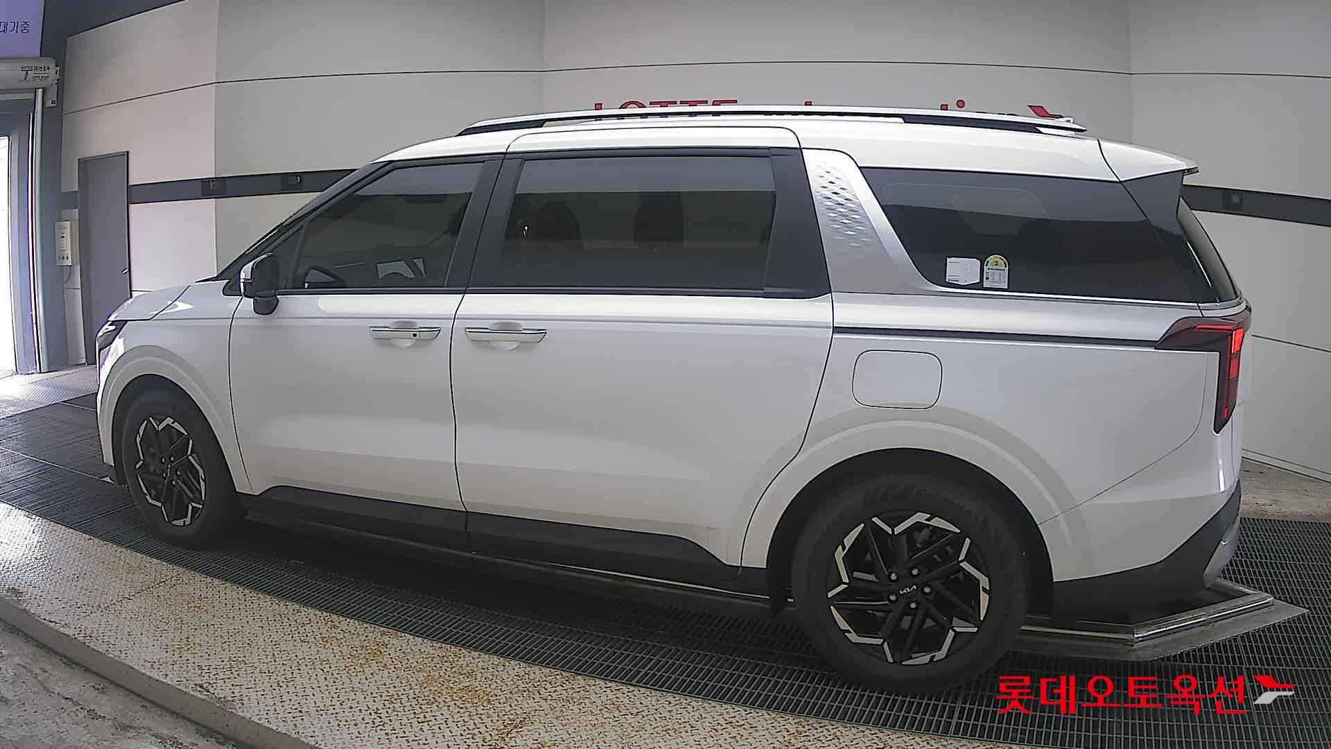2024 - kia carnival