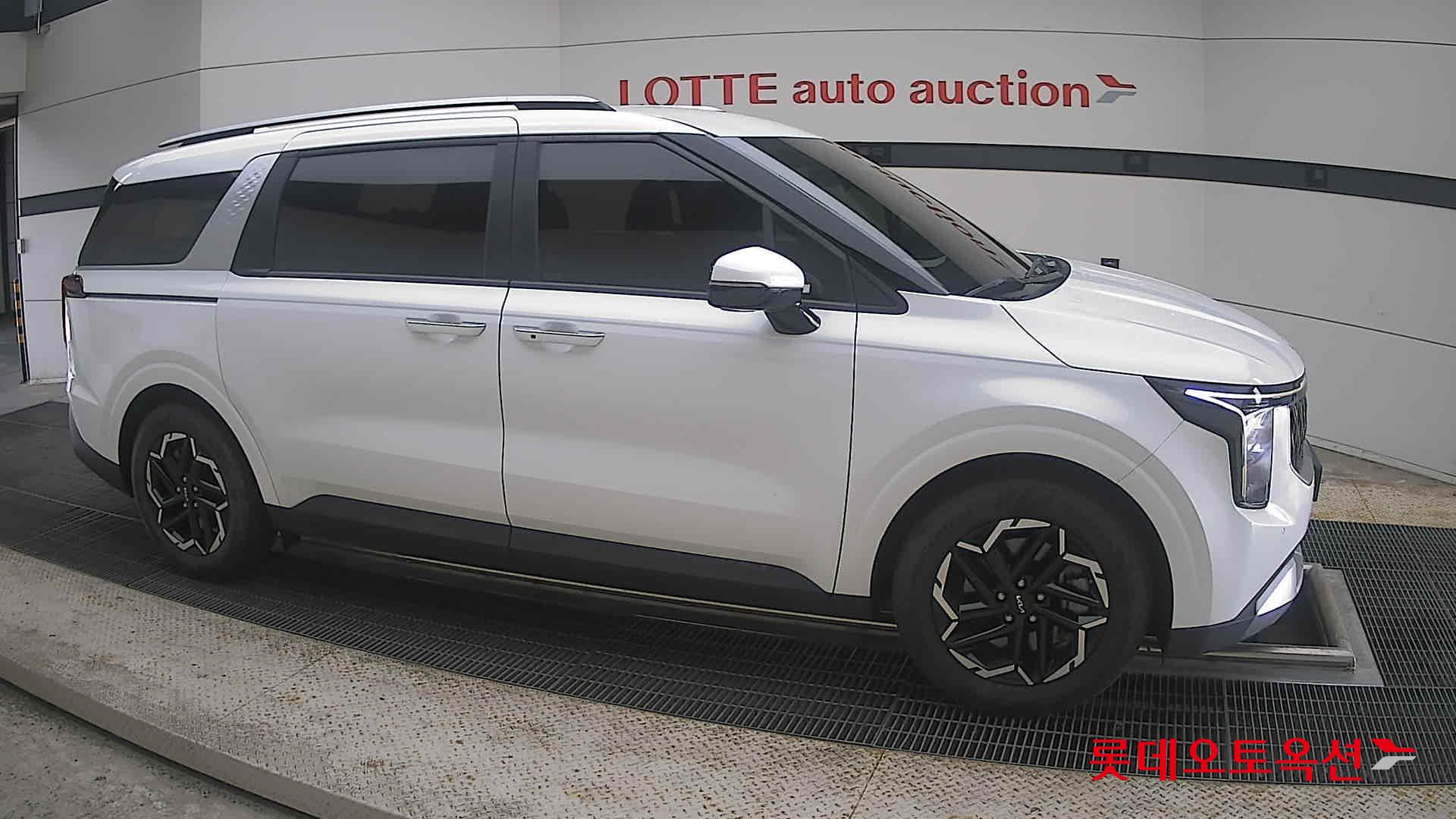 2024 - kia carnival