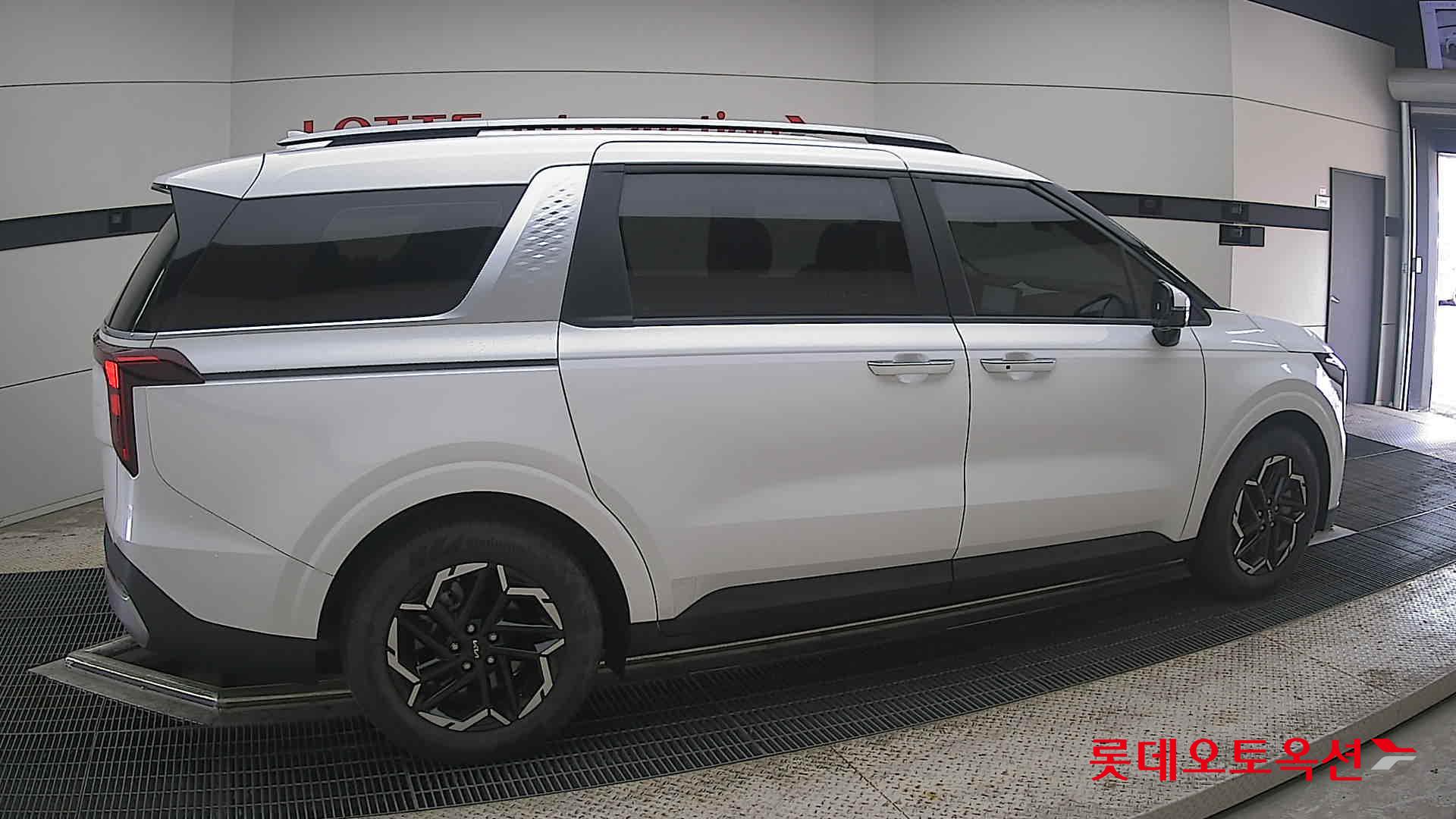 2024 - kia carnival